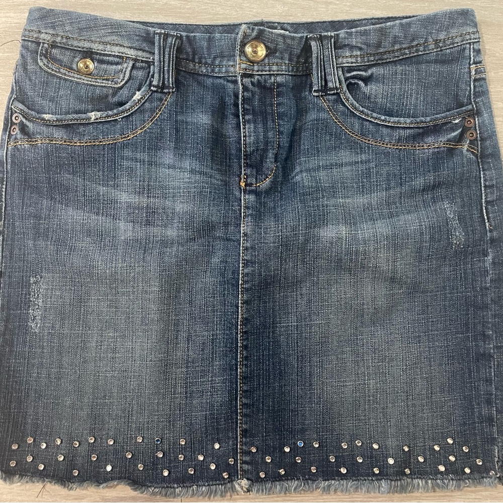 Tommy Hilfiger size 10 Denim skirt w/rhinestones. Mid length.